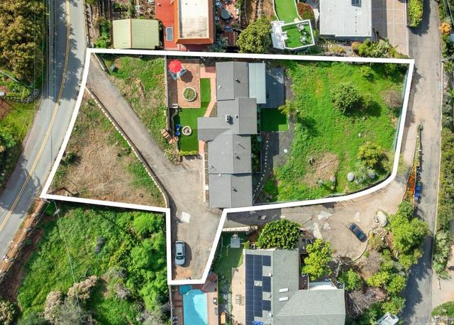 1192 Merritt Dr, El Cajon, CA 92020