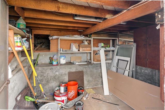 1192 Merritt Dr, El Cajon, CA 92020