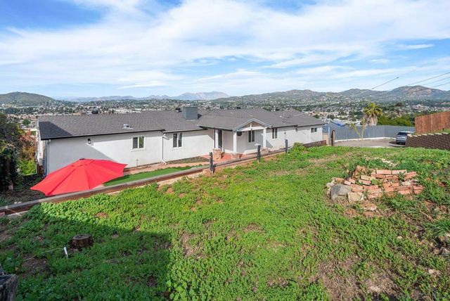 1192 Merritt Dr, El Cajon, CA 92020