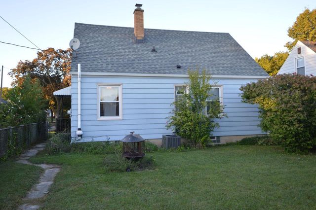 2235 W Tripoli AVENUE, Milwaukee, WI 53221