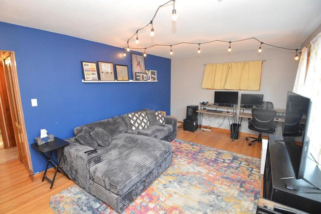 2235 W Tripoli AVENUE, Milwaukee, WI 53221