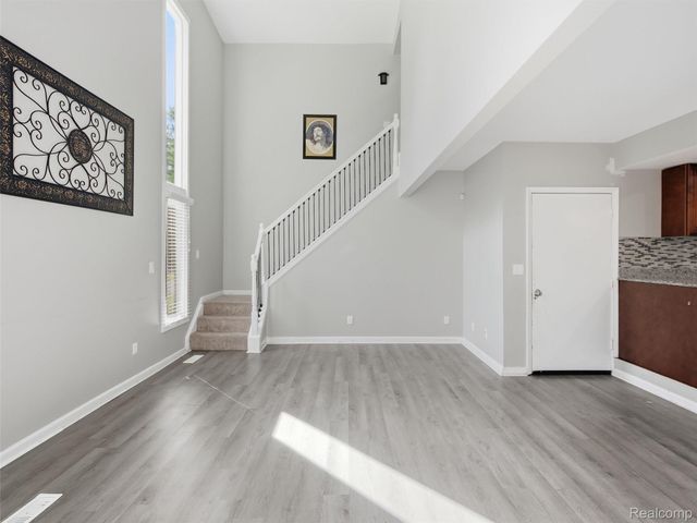 3700 Green Lake Road, West Bloomfield Charter Township, MI 48324