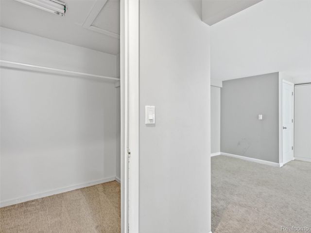 3700 Green Lake Road, West Bloomfield Charter Township, MI 48324
