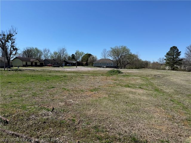 4 W Houston Street, Lavaca, AR 72941