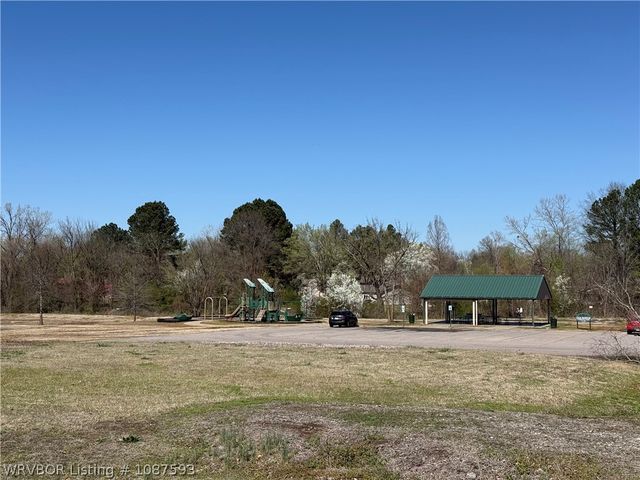 4 W Houston Street, Lavaca, AR 72941