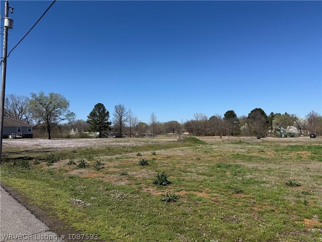 4 W Houston Street, Lavaca, AR 72941