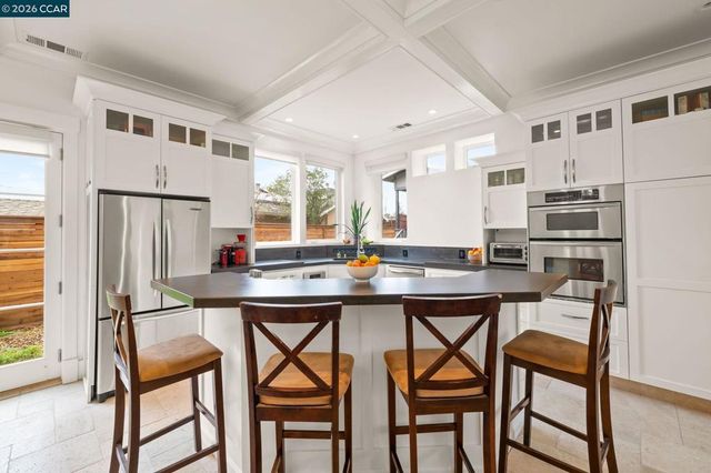 1333 Warren St, Martinez, CA 94553