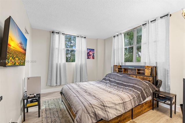 112 Royal Park Drive 3H, Oakland Park, FL 33309