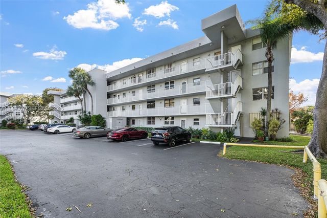 112 Royal Park Drive 3H, Oakland Park, FL 33309