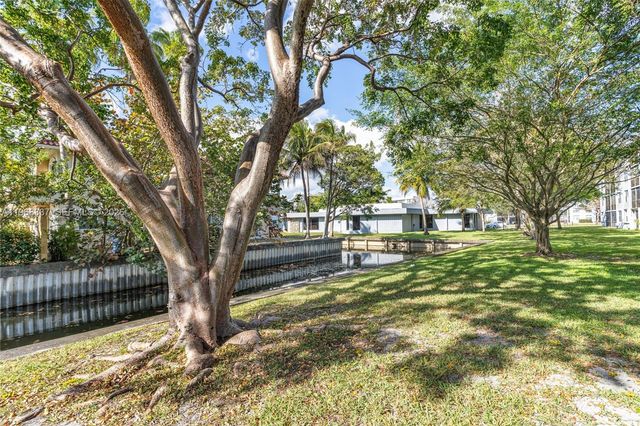 112 Royal Park Drive 3H, Oakland Park, FL 33309