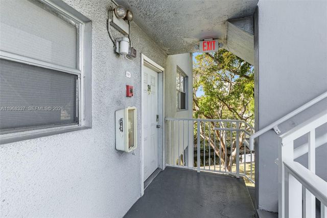 112 Royal Park Drive 3H, Oakland Park, FL 33309