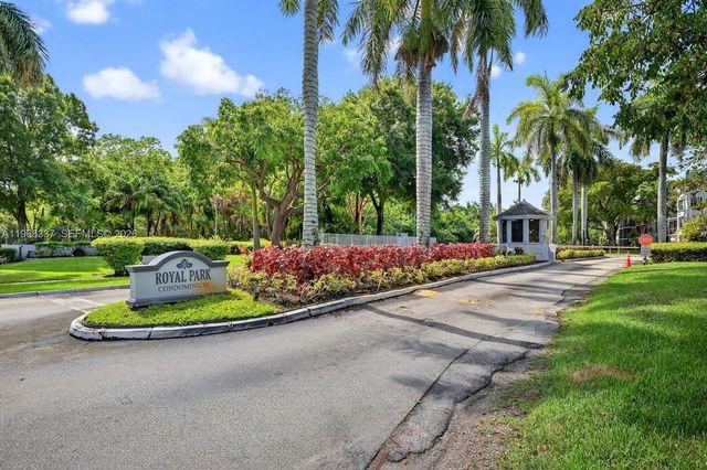 112 Royal Park Drive 3H, Oakland Park, FL 33309
