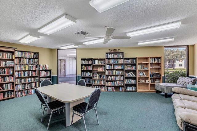 112 Royal Park Drive 3H, Oakland Park, FL 33309