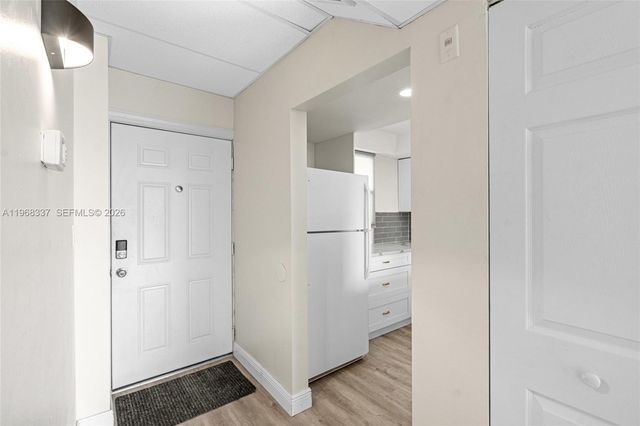 112 Royal Park Drive 3H, Oakland Park, FL 33309