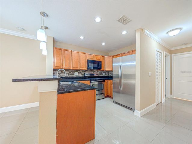 6022 WESTGATE DRIVE 102, Orlando, FL 32835