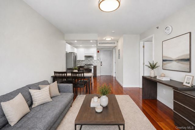 142-38 37th Ave 4H, Flushing, NY 11354
