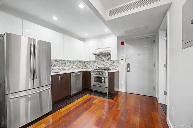 142-38 37th Ave 4H, Flushing, NY 11354