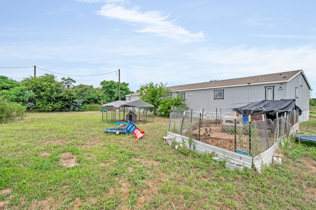 3108 Mistletoe Street, Granbury, TX 76048