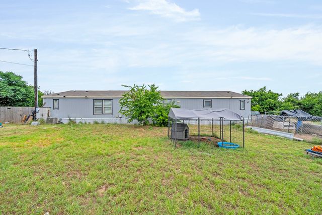 3108 Mistletoe Street, Granbury, TX 76048