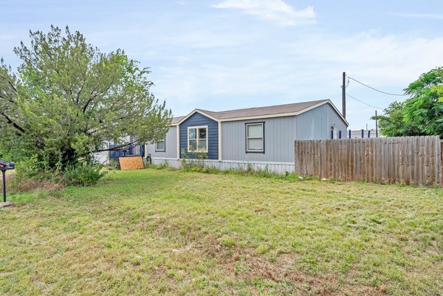 3108 Mistletoe Street, Granbury, TX 76048