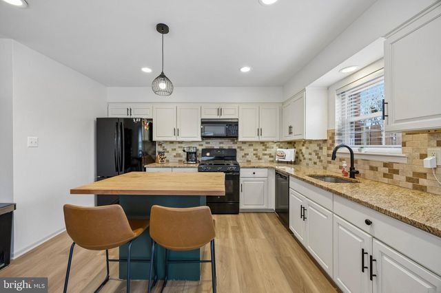 124 LONGFORD RD, West Chester, PA 19380