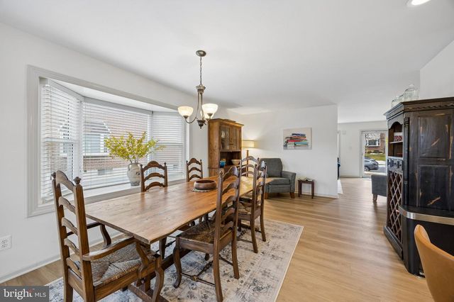 124 LONGFORD RD, West Chester, PA 19380