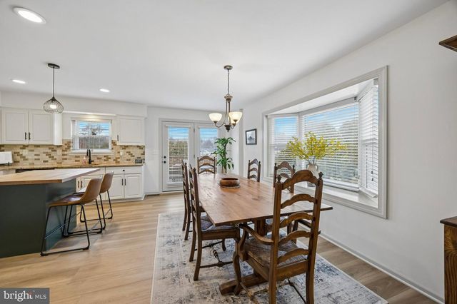 124 LONGFORD RD, West Chester, PA 19380