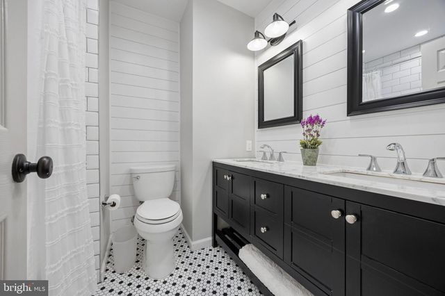 124 LONGFORD RD, West Chester, PA 19380