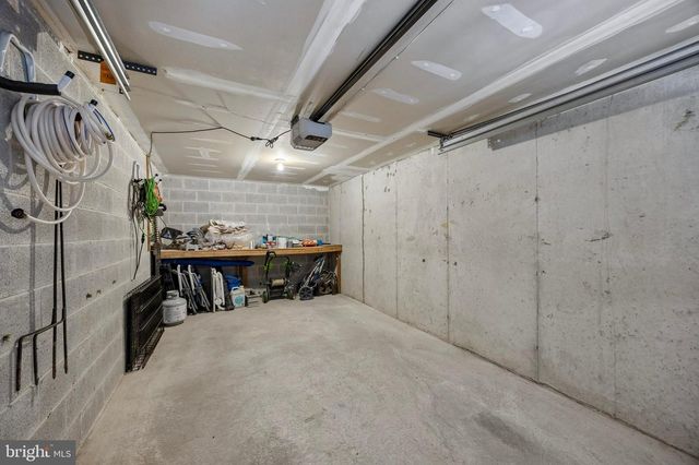 124 LONGFORD RD, West Chester, PA 19380