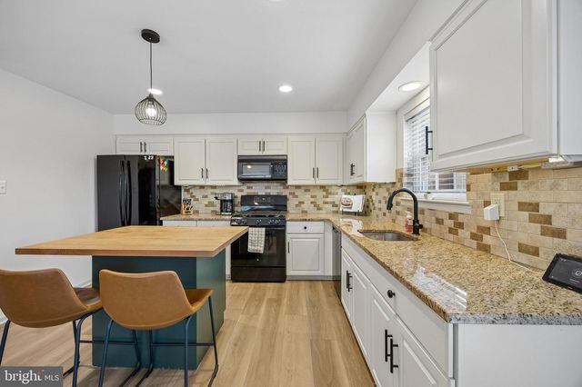 124 LONGFORD RD, West Chester, PA 19380