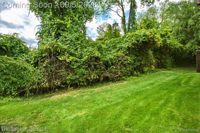 1218 Wind Chime Drive 50, Waterford, MI 48327