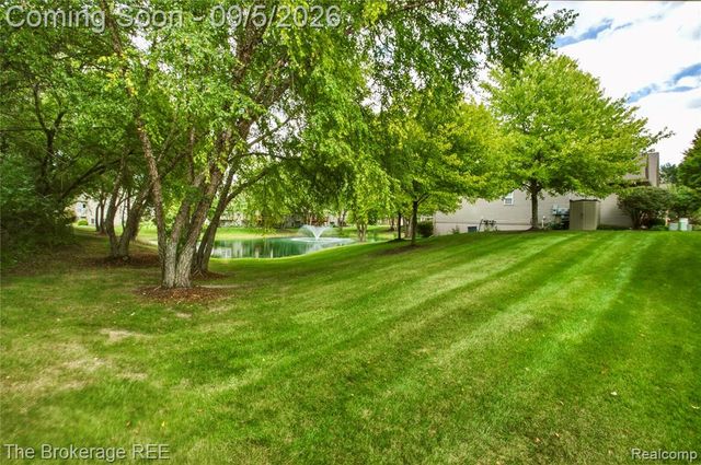 1218 Wind Chime Drive 50, Waterford, MI 48327