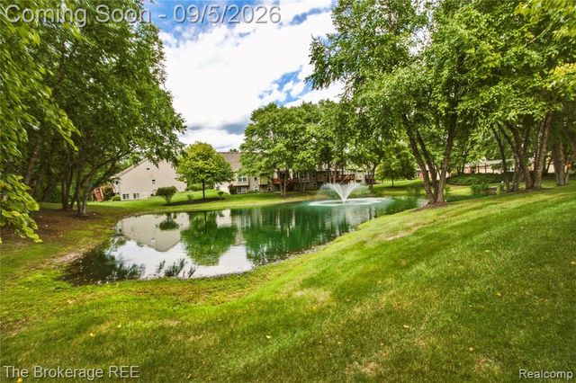 1218 Wind Chime Drive 50, Waterford, MI 48327