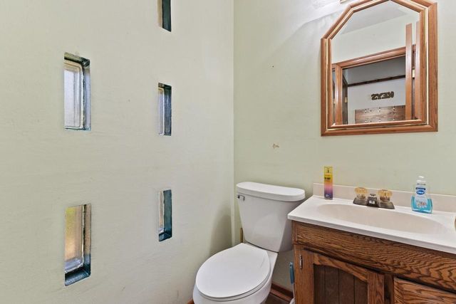 524 Forest Hill AVENUE, Oak Creek, WI 53154
