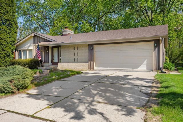 524 Forest Hill AVENUE, Oak Creek, WI 53154