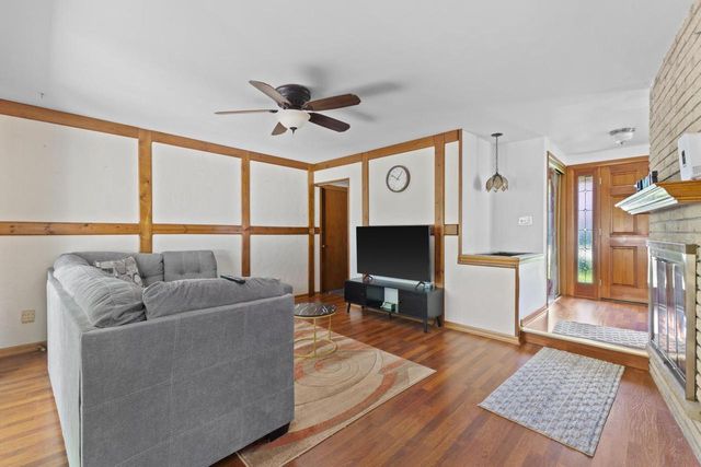 524 Forest Hill AVENUE, Oak Creek, WI 53154