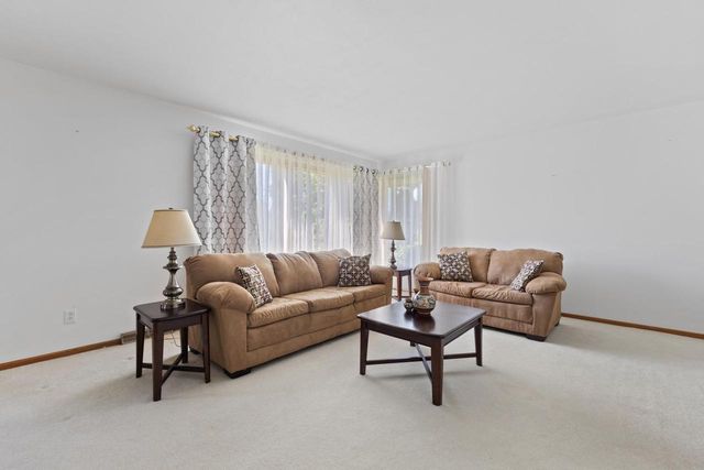524 Forest Hill AVENUE, Oak Creek, WI 53154
