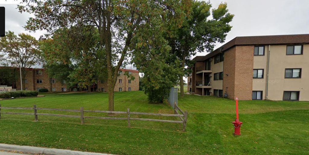 1300 67th Avenue N, Brooklyn Center, MN 55430 — exterior