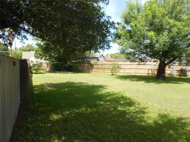 1810 Courtney CV, Round Rock, TX 78664