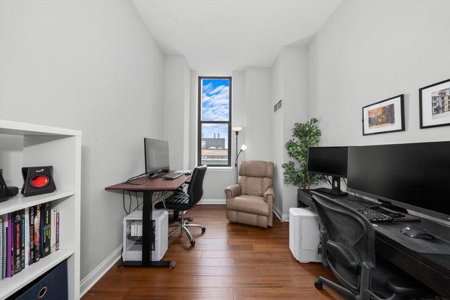 8 W MONROE Street 1704, Chicago, IL 60603