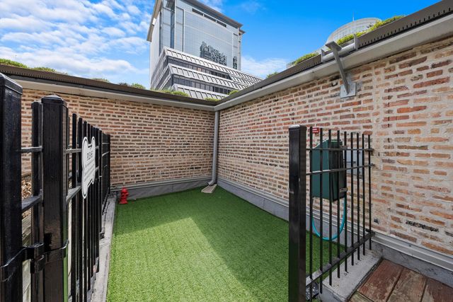 8 W MONROE Street 1704, Chicago, IL 60603