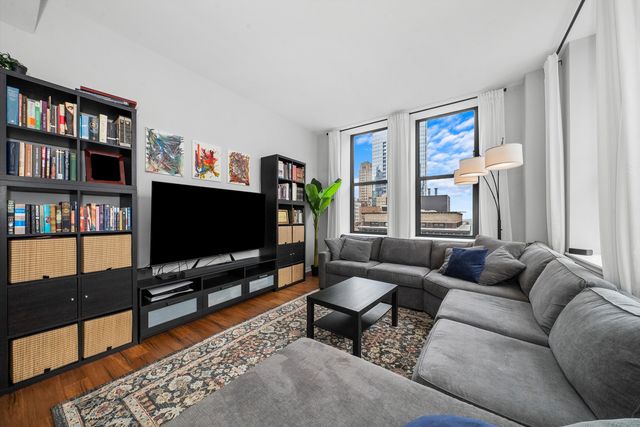 8 W MONROE Street 1704, Chicago, IL 60603