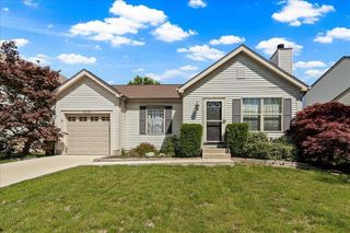 2278 Breeze Hill Drive, Grove City, OH 43123