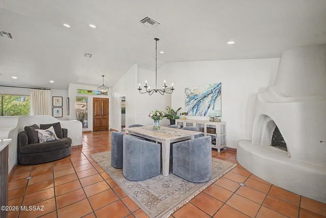 7369 E Riverbank Loop, Tucson, AZ 85715