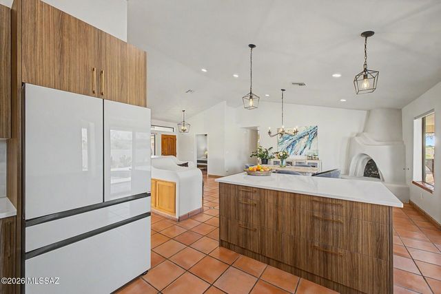 7369 E Riverbank Loop, Tucson, AZ 85715