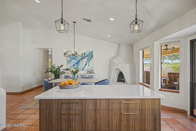7369 E Riverbank Loop, Tucson, AZ 85715