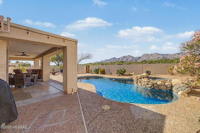 7369 E Riverbank Loop, Tucson, AZ 85715