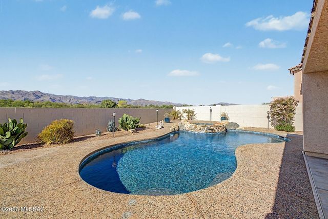7369 E Riverbank Loop, Tucson, AZ 85715