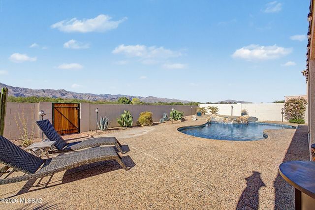 7369 E Riverbank Loop, Tucson, AZ 85715