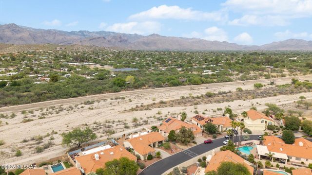 7369 E Riverbank Loop, Tucson, AZ 85715